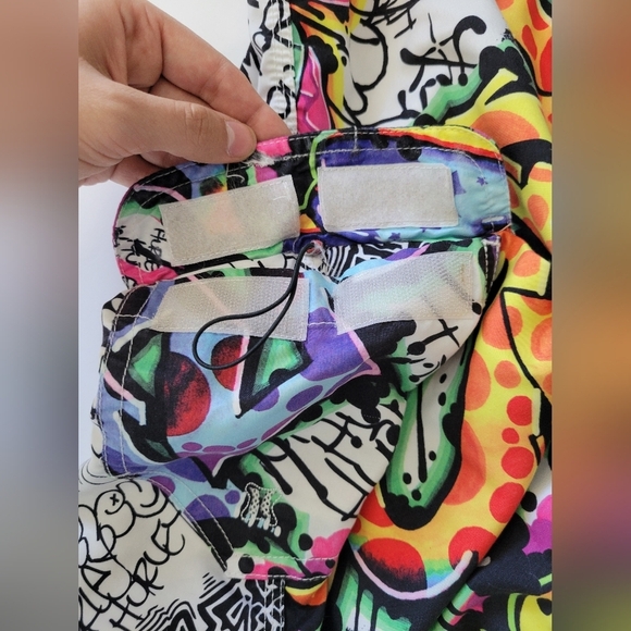 Hurley Vibrant Graffiti-Print Skater Summer Vacation Maximalist Board Shorts - Picture 5 of 9
